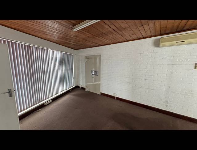 2,100M² WAREHOUSE FOR SALE IN WYNBERG